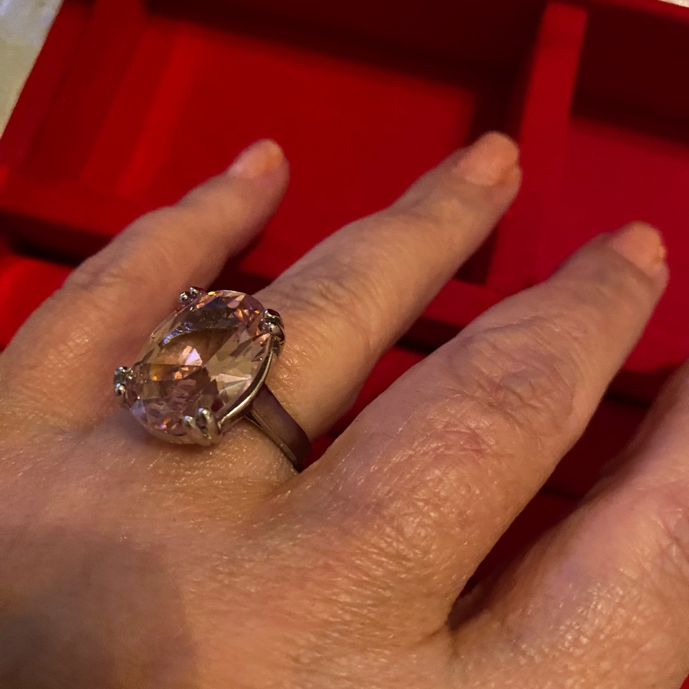 Elegant Silver and Pink Gemstone Ring